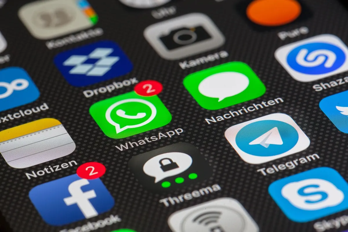 Common Mistakes to Avoid in Group Chats (And How to Fix Them)